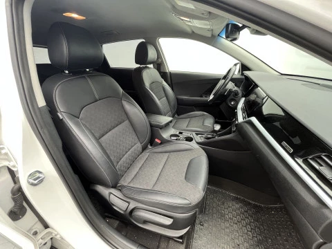 Kia Niro 1.6 GDi PHEV 104kW (141CV) Concept