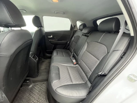 Kia Niro 1.6 GDi PHEV 104kW (141CV) Concept