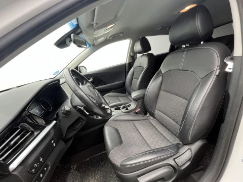 Kia Niro 1.6 GDi PHEV 104kW (141CV) Concept