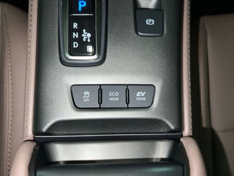 Lexus LBX 1.5 136cv HEV Elegant+