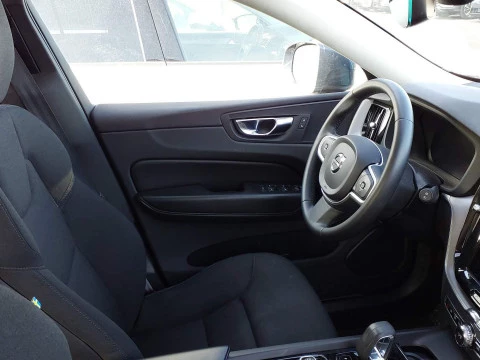 Volvo XC60 2.0 B4 D Momentum Pro Auto