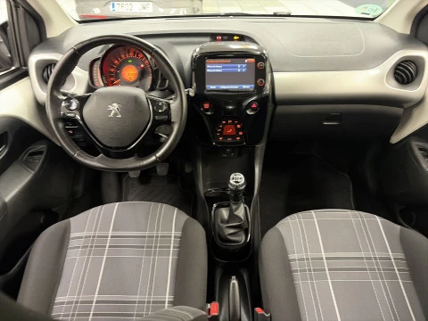 Peugeot 108 1.2 PureTech Allure 60 kW (82 CV)