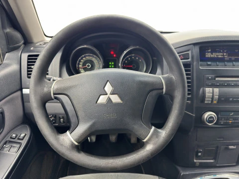 Mitsubishi Montero 3.2 DI-D Intense