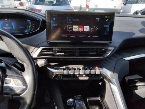 Peugeot 3008 Hybrid 225 e-EAT8 Allure