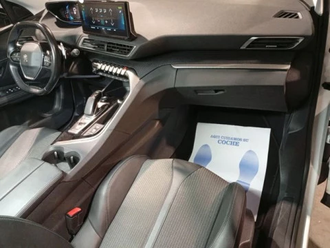 Peugeot 3008 Hybrid 225 e-EAT8 Allure