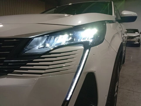 Peugeot 3008 Hybrid 225 e-EAT8 Allure