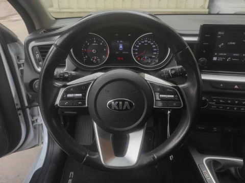 Kia Ceed 1.6 CRDi 100kW (136CV) Drive