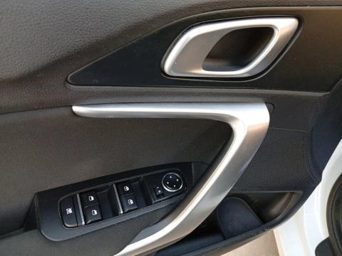 Kia Ceed 1.6 CRDi 100kW (136CV) Drive