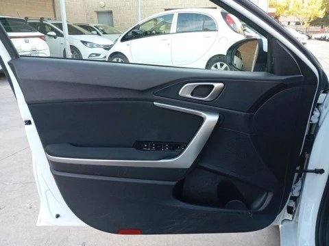 Kia Ceed 1.6 CRDi 100kW (136CV) Drive