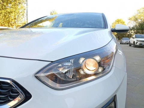 Kia Ceed 1.6 CRDi 100kW (136CV) Drive