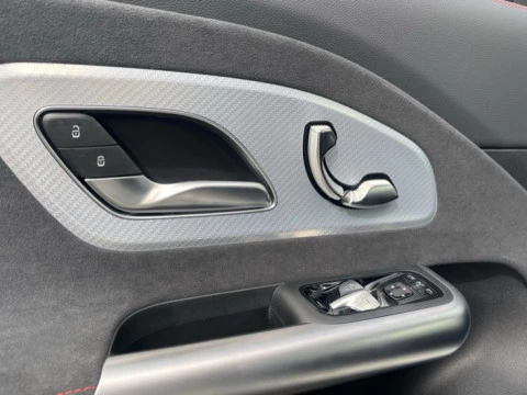 Mercedes-Benz Clase CLA  180 con tecnología híbrida