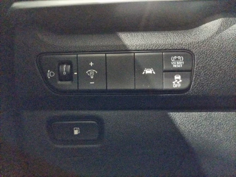 Kia Niro 1.6 GDi HEV 104kW (141CV) Drive