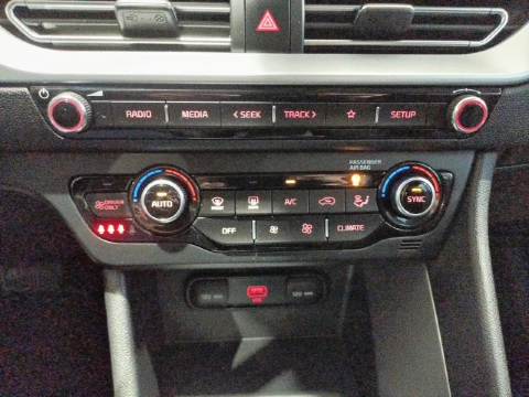 Kia Niro 1.6 GDi HEV 104kW (141CV) Drive