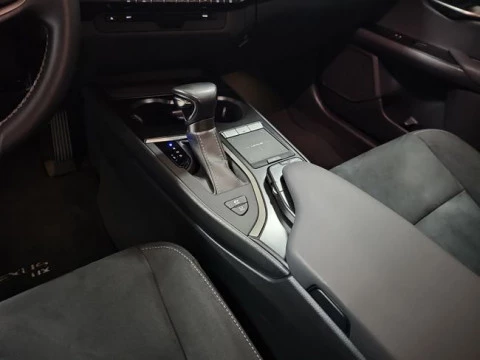 Lexus UX 2.0 250h Premium