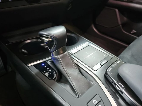 Lexus UX 2.0 250h Premium