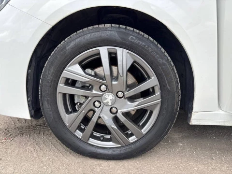 Peugeot 208 BlueHDi 73kW (100CV) Active Pack