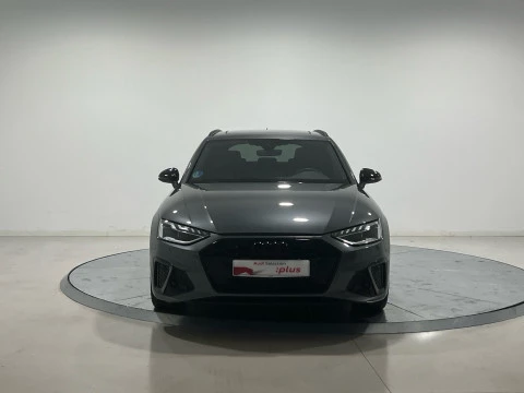 Audi A4 Avant Black line 30 TDI 100kW S tronic