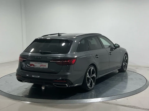 Audi A4 Avant Black line 30 TDI 100kW S tronic