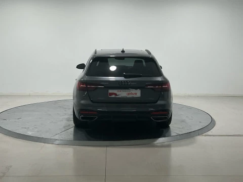 Audi A4 Avant Black line 30 TDI 100kW S tronic