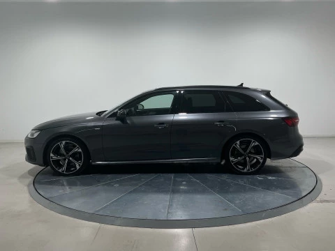 Audi A4 Avant Black line 30 TDI 100kW S tronic