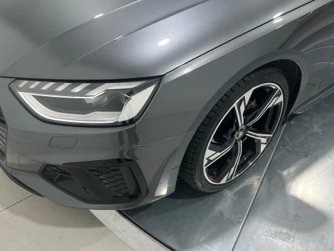 Audi A4 Avant Black line 30 TDI 100kW S tronic