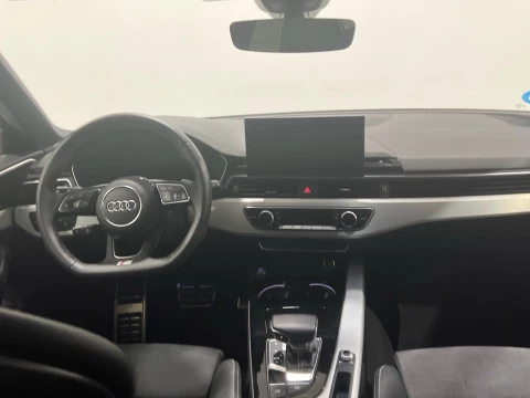 Audi A4 Avant Black line 30 TDI 100kW S tronic