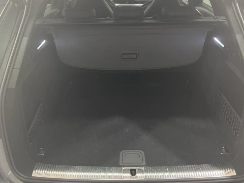 Audi A4 Avant Black line 30 TDI 100kW S tronic