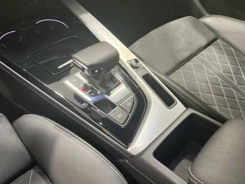 Audi A4 Avant Black line 30 TDI 100kW S tronic