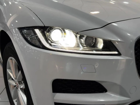 Jaguar F-Pace 2.0 I4D PRESTIGE AT AWD 180