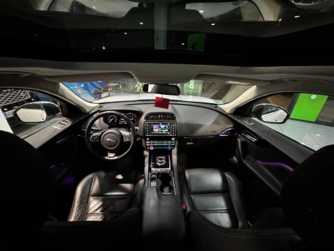 Jaguar F-Pace 2.0 I4D PRESTIGE AT AWD 180