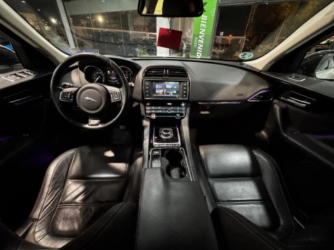 Jaguar F-Pace 2.0 I4D PRESTIGE AT AWD 180