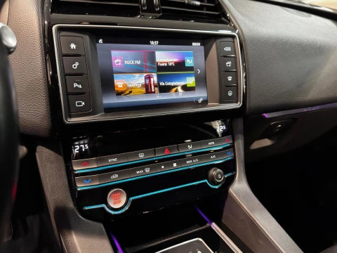 Jaguar F-Pace 2.0 I4D PRESTIGE AT AWD 180
