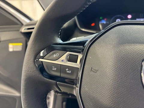 Peugeot 208 Allure HYBRID 110 eDCS6
