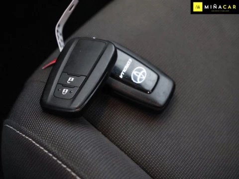 Toyota Corolla 1.8 125 Hibrido Active Tech E-CVT 90 kW (122 CV)