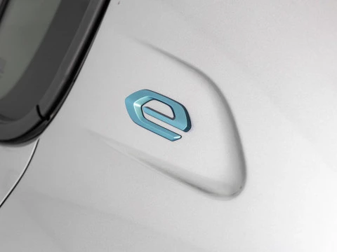 Peugeot e-208 Electrico Allure Pack