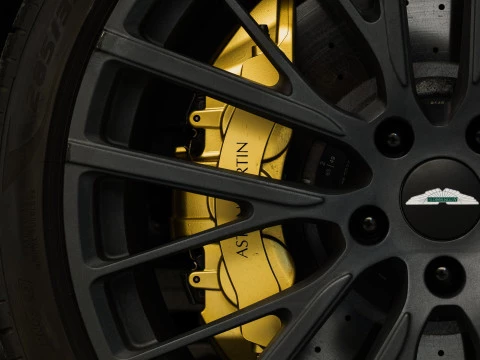 Aston Martin DBX 707 V8