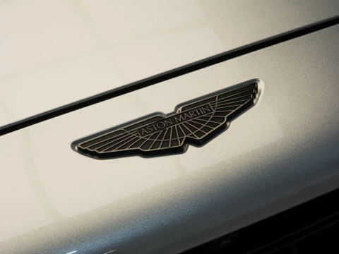 Aston Martin DBX 707 V8