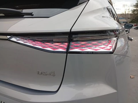 DS 4 BlueHDi 130 auto BASTILLE +