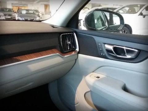 Volvo V60 2.0 D4 INSCRIPTION AUTO 190 5P