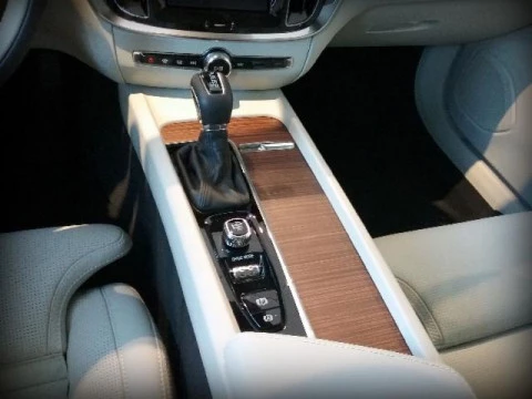 Volvo V60 2.0 D4 INSCRIPTION AUTO 190 5P
