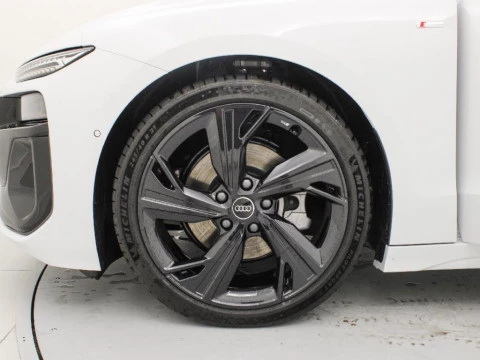 Audi A6 BEV 83KWH AVANT BLACK LINE 326 5P