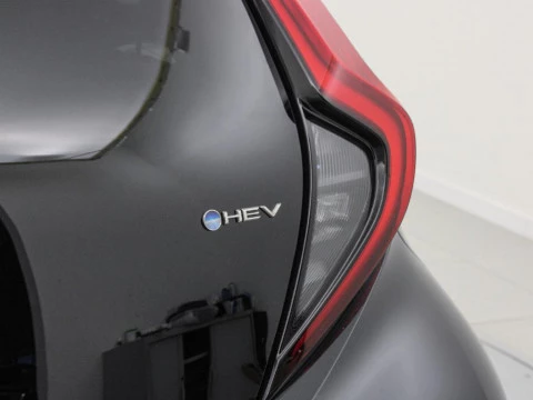 Toyota Aygo X Cross 1.5 VVT-I HYBRID PLAY 116 5P