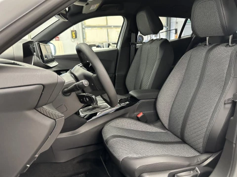 Peugeot 2008 Allure Gasolina 100 S&S 6 Vel. MAN