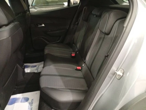 Peugeot 2008 Allure BlueHDI 130 S&S EAT8