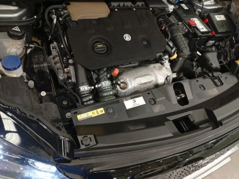 Peugeot 2008 Allure BlueHDI 130 S&S EAT8