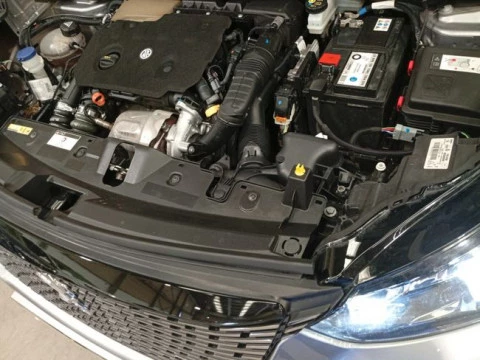 Peugeot 2008 Allure BlueHDI 130 S&S EAT8