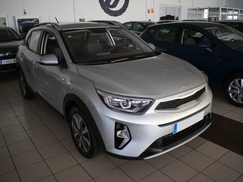 Kia Stonic 1.0 T-GDI MHEV IMT 74KW CONCEPT 5P Kia Stonic 1.0 T-GDI MHEV IMT 74KW CONCEPT 5P