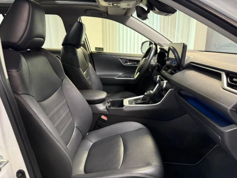 Toyota Rav4 2.5l 220H Advance