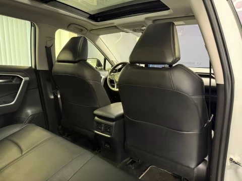 Toyota Rav4 2.5l 220H Advance