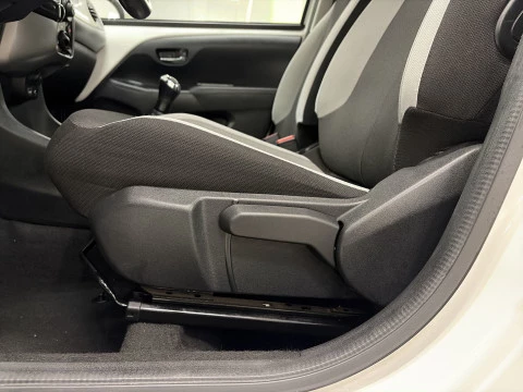 Toyota Aygo 1.0 70 x-play 51 kW (69 CV)